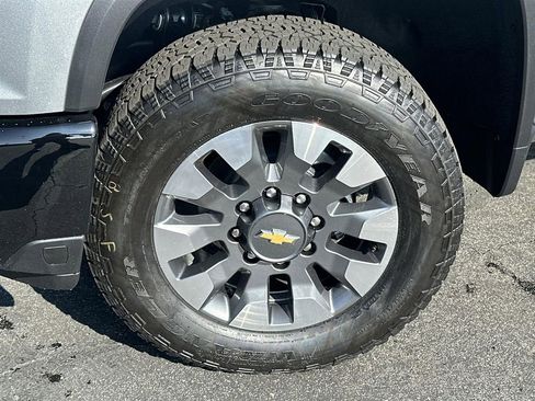 Used 2024 Chevrolet Silverado 2500 Custom w/ Custom Value Package image 25