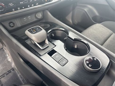 Certified 2025 Nissan Rogue SV image 19