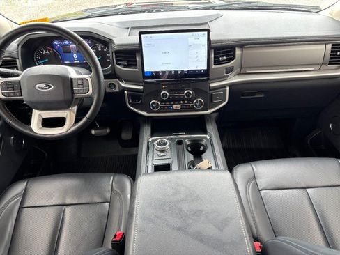 Used 2024 Ford Expedition XLT RWD image 16
