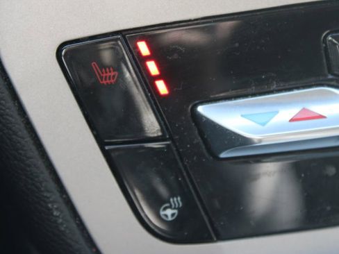 Used 2023 Ford Explorer XLT w/ Equipment Group 202A AWD/4WD image 30