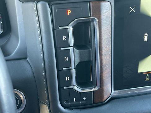 Used 2023 GMC Yukon Denali Ultimate image 16