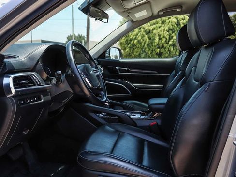 Used 2022 Kia Telluride LX AWD/4WD image 19