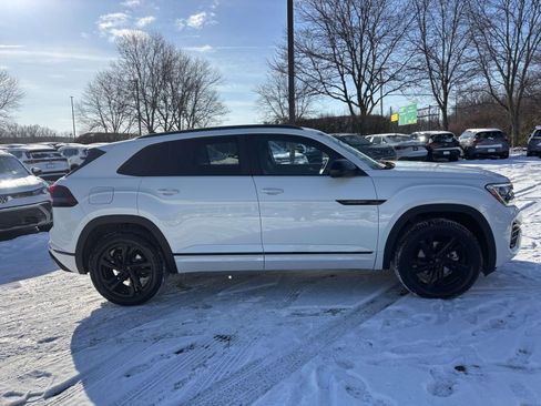 New 2026 Volkswagen Atlas Cross Sport SEL R-Line AWD/4WD image 8