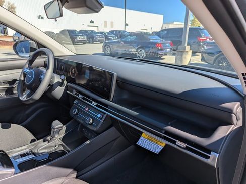 New 2026 Hyundai Tucson SE image 27