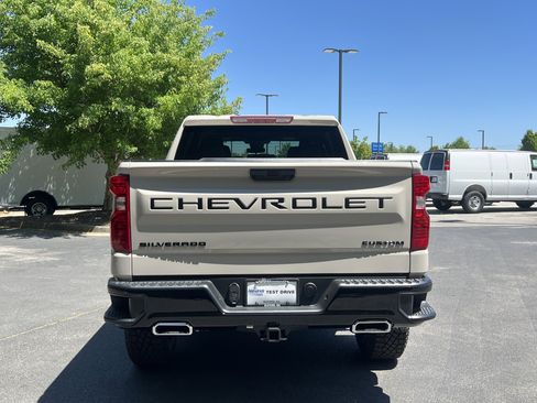 New 2026 Chevrolet Silverado 1500 Custom Trail Boss w/ LPO, Dark Essentials Package AWD/4WD image 8