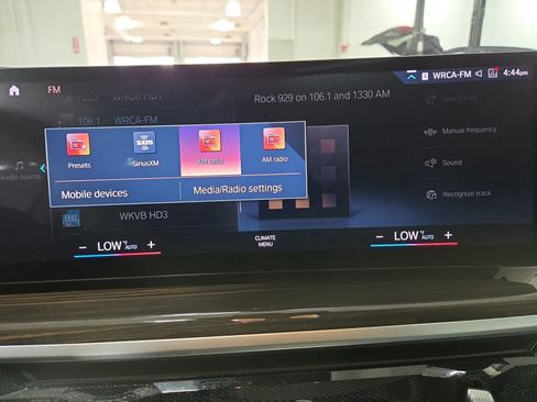 Used 2023 BMW X7 xDrive40i AWD/4WD image 31