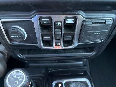 Used 2022 Jeep Gladiator Sport AWD/4WD image 23