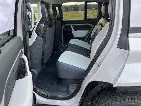 New 2026 Land Rover Defender 110 OCTA image 22