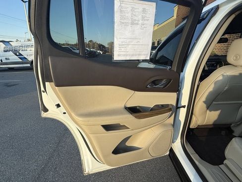 Used 2019 GMC Acadia Denali image 15