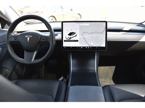 Used 2018 Tesla Model 3 Long Range image 30
