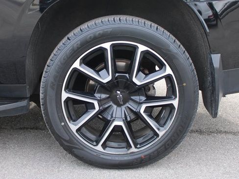 Used 2024 Chevrolet Suburban RST w/ Luxury Package image 36