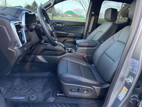 Used 2025 GMC Canyon Elevation w/ Convenience Package image 15