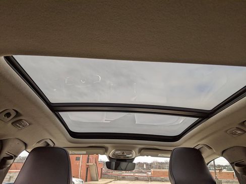 Certified 2025 Volvo XC40 B5 Ultra w/ Climate Package image 13