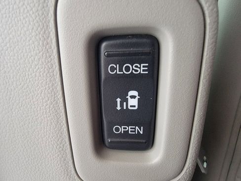 Used 2014 Honda Odyssey EX-L image 25