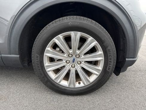 Used 2023 Ford Explorer Limited w/ Limited Technology Package image 11