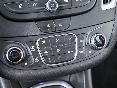 Used 2020 Chevrolet Malibu LT FWD image 14