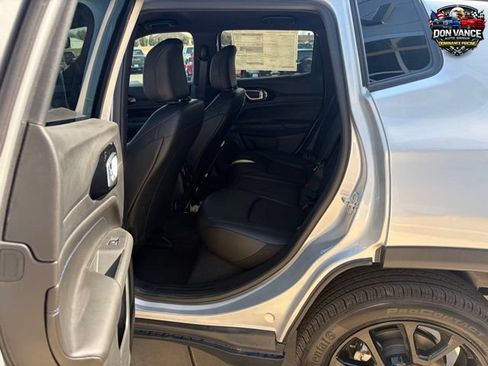 New 2026 Jeep Compass Latitude AWD/4WD image 21