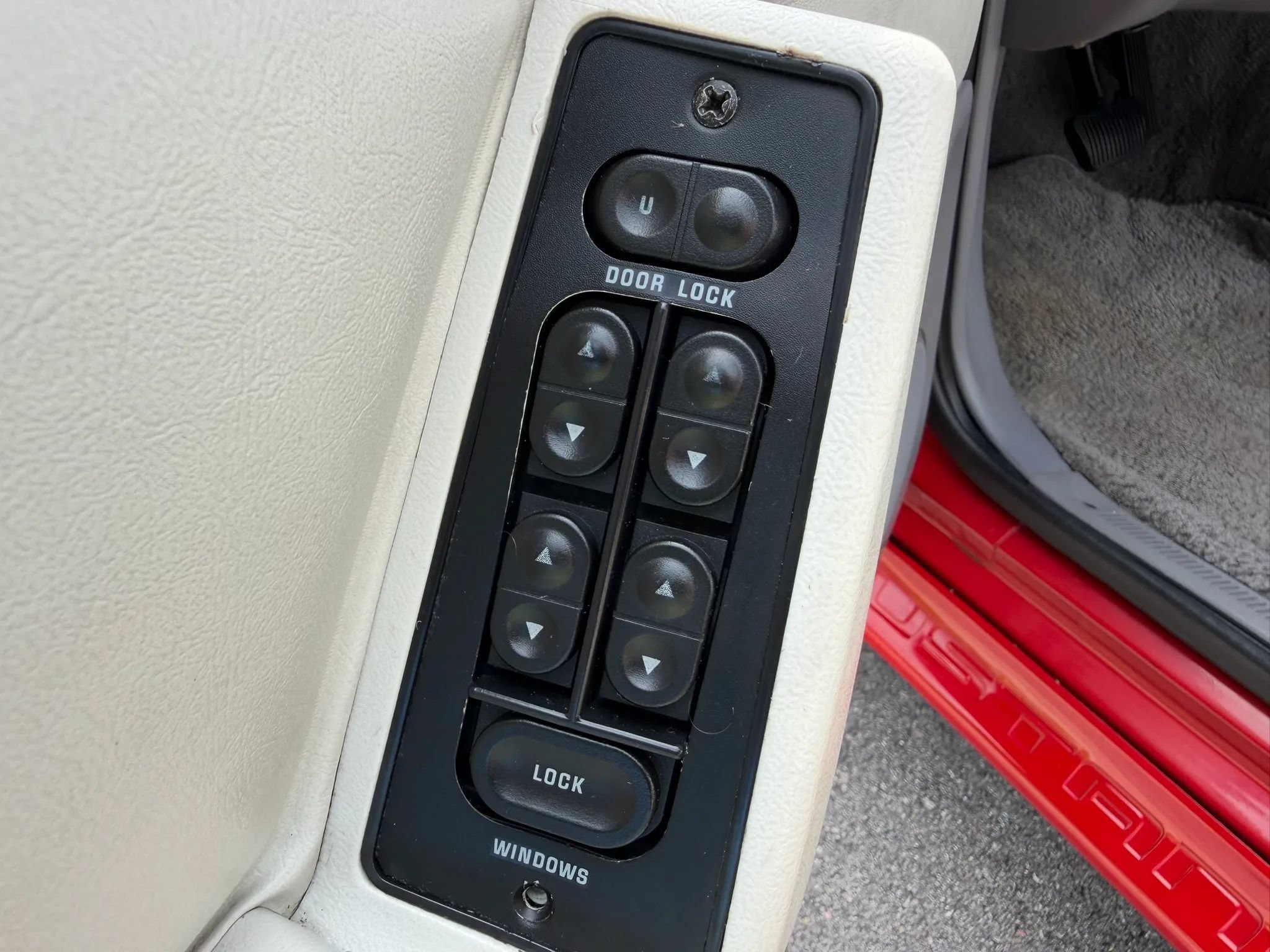 Used 1993 Ford Mustang GT RWD image 29