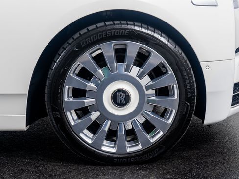 Used 2019 Rolls-Royce Phantom Sedan image 7