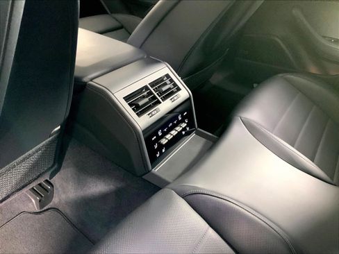 Certified 2024 Porsche Panamera 4 AWD/4WD image 21