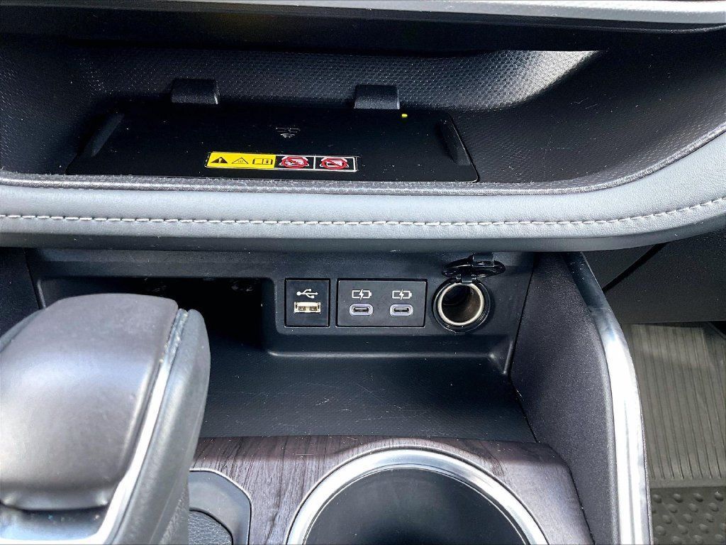 Used 2025 Toyota Highlander Platinum AWD/4WD image 28