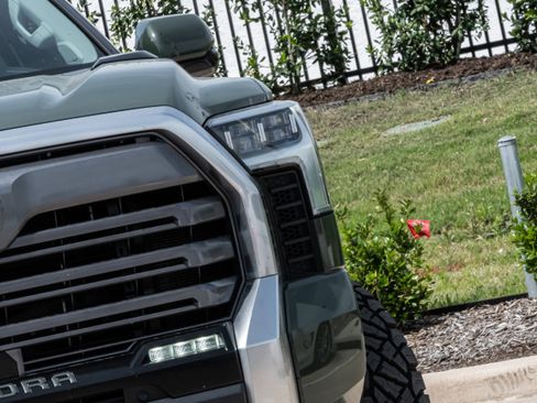 Used 2023 Toyota Tundra Limited AWD/4WD image 9