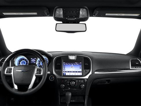 Used 2014 Chrysler 300 C image 12