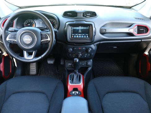 Used 2019 Jeep Renegade Trailhawk AWD/4WD image 10