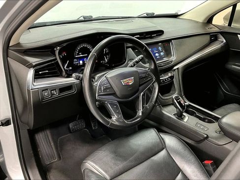 Used 2018 Cadillac XT5 Premium Luxury AWD/4WD image 16
