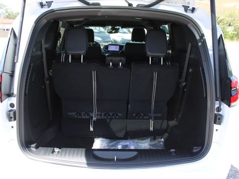 New 2026 Chrysler Pacifica Select image 10
