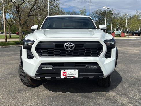Used 2025 Toyota Tacoma TRD Off-Road w/ TRD Off Road Premium Package AWD/4WD image 6