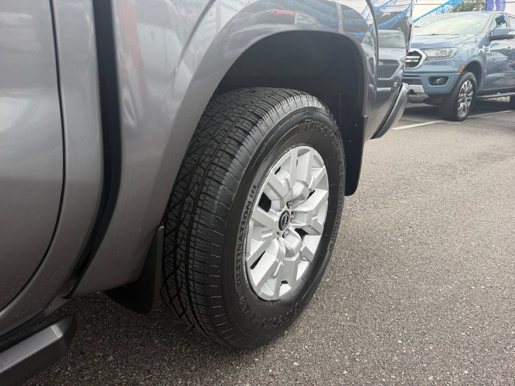 Used 2022 Nissan Frontier SV AWD/4WD image 10