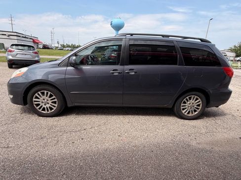Used 2008 Toyota Sienna FWD image 7
