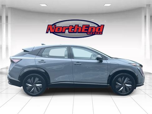 Used 2024 Nissan Ariya AWD image 2