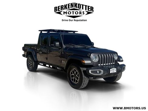 Used 2020 Jeep Gladiator Overland AWD/4WD image 1