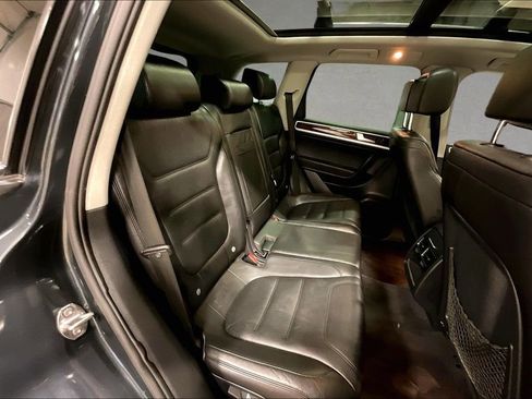 Used 2012 Volkswagen Touareg VR6 AWD/4WD image 23