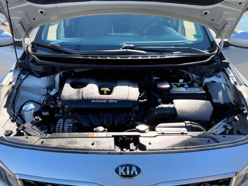 Used 2017 Kia Forte LX image 6
