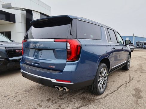 New 2026 GMC Yukon XL Denali w/ Denali Reserve Package image 3