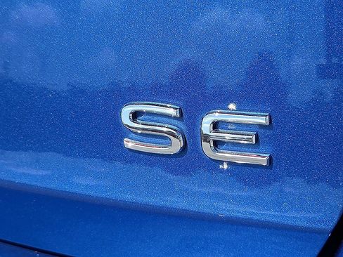 Used 2023 Volkswagen Jetta SE FWD image 9