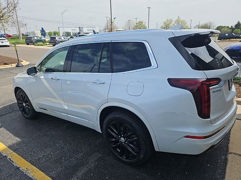 Used 2021 Cadillac XT6 Premium Luxury image 3