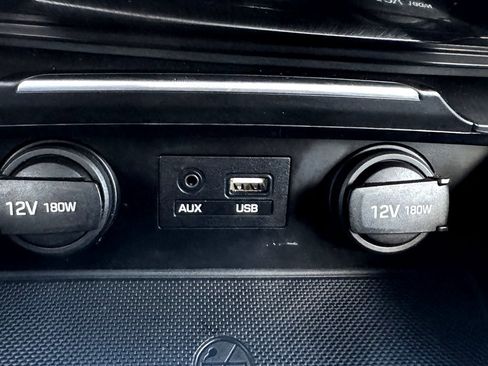 Used 2017 Genesis G80 3.8 RWD image 17