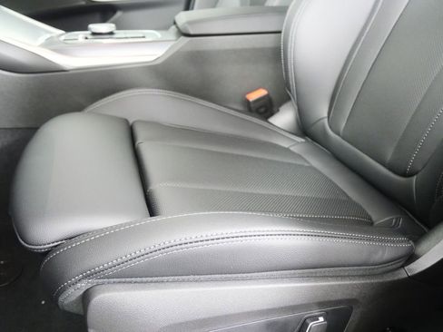 New 2026 BMW 330i Sedan w/ M Sport Package image 10