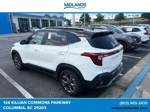 Used 2024 Kia Seltos S AWD/4WD image 2
