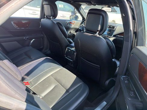 Used 2017 Lincoln Continental Select w/ Climate Package image 7