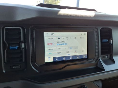 Certified 2023 Ford Bronco Black Diamond AWD/4WD image 18
