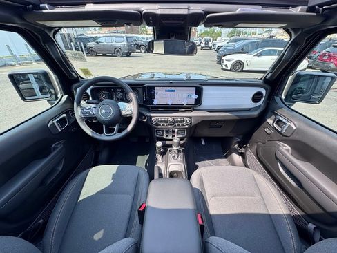 Used 2025 Jeep Wrangler Unlimited Sport AWD/4WD image 26