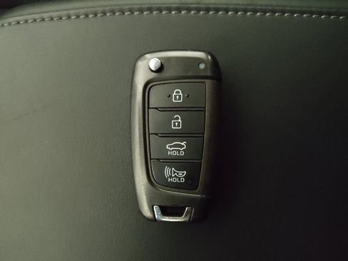 Used 2023 Hyundai Sonata SE w/ Preferred Accessory Package FWD image 32