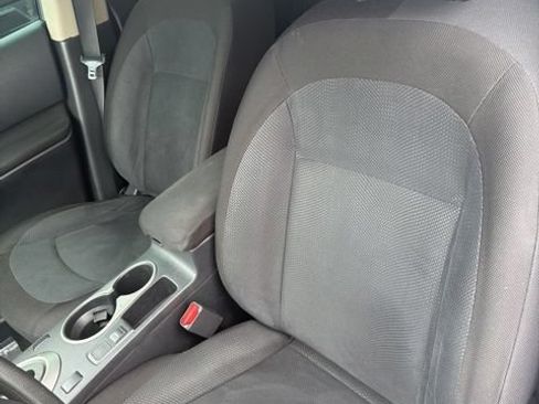 Used 2013 Nissan Rogue S w/ Special Edition Pkg AWD/4WD image 10