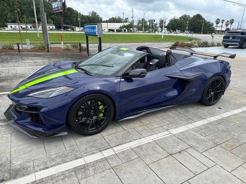 Used 2025 Chevrolet Corvette Z06 w/ Stealth Interior Trim Package RWD image 3
