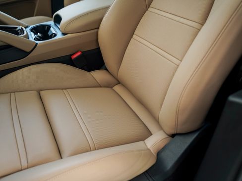 New 2025 Porsche Cayenne image 22